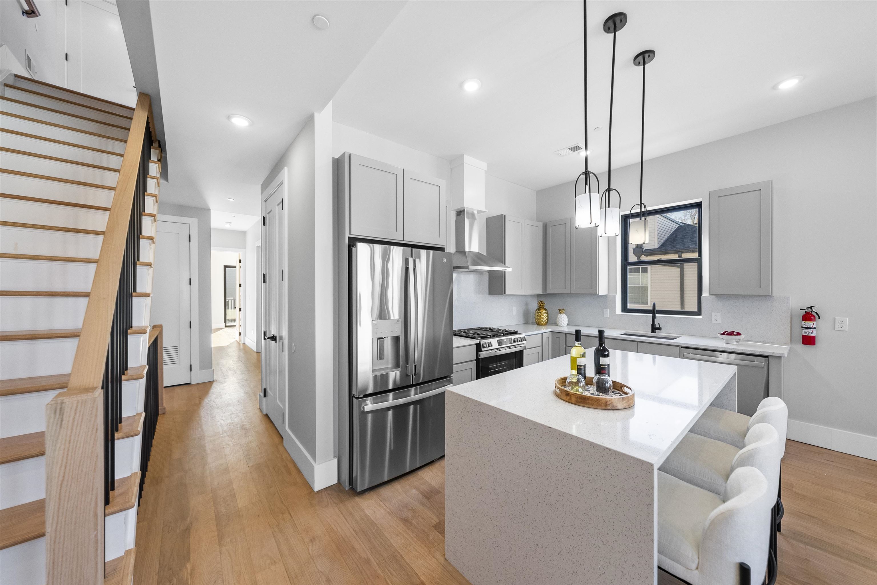 13 MANHATTAN AVE Unit: 3