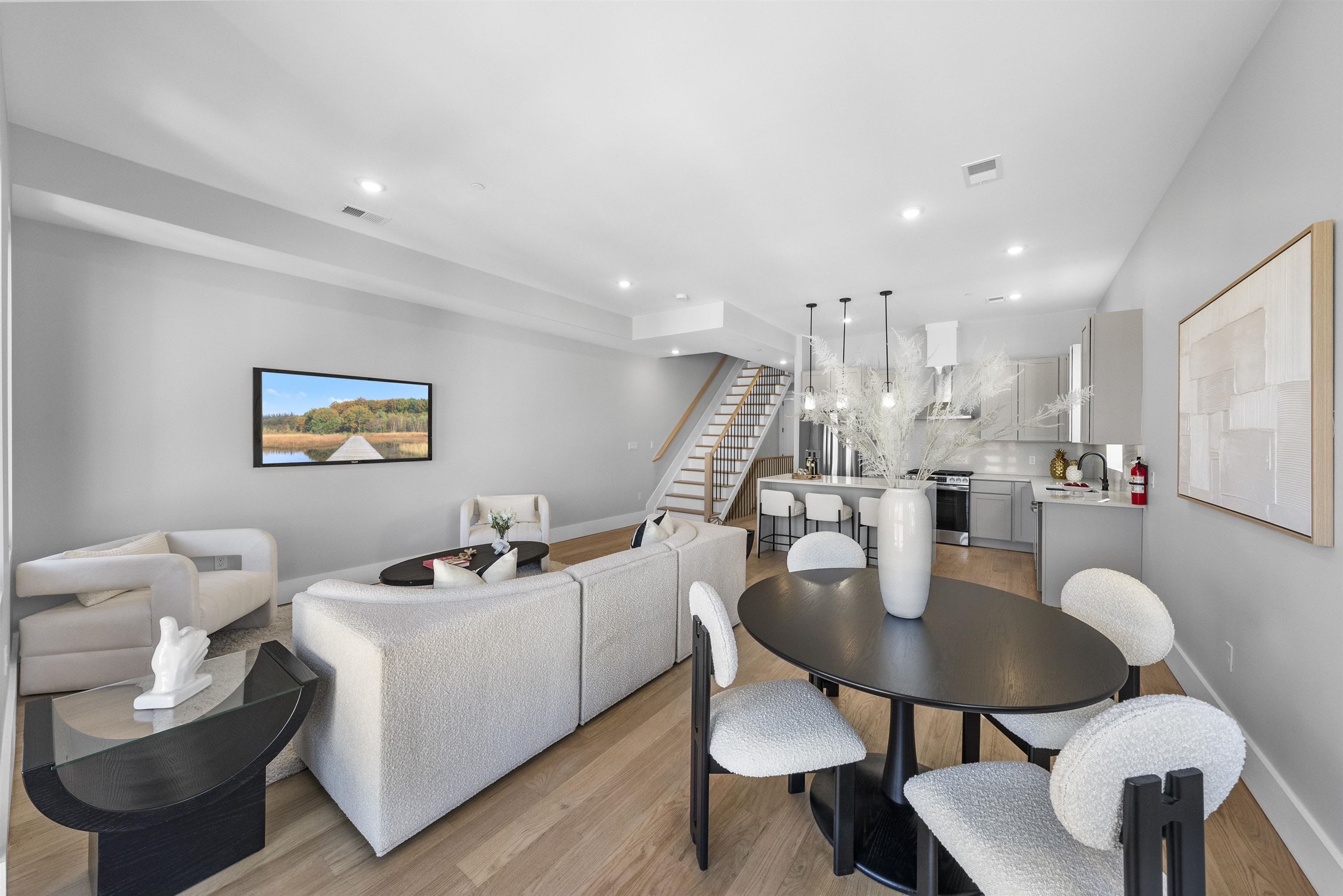 13 MANHATTAN AVE Unit: 3