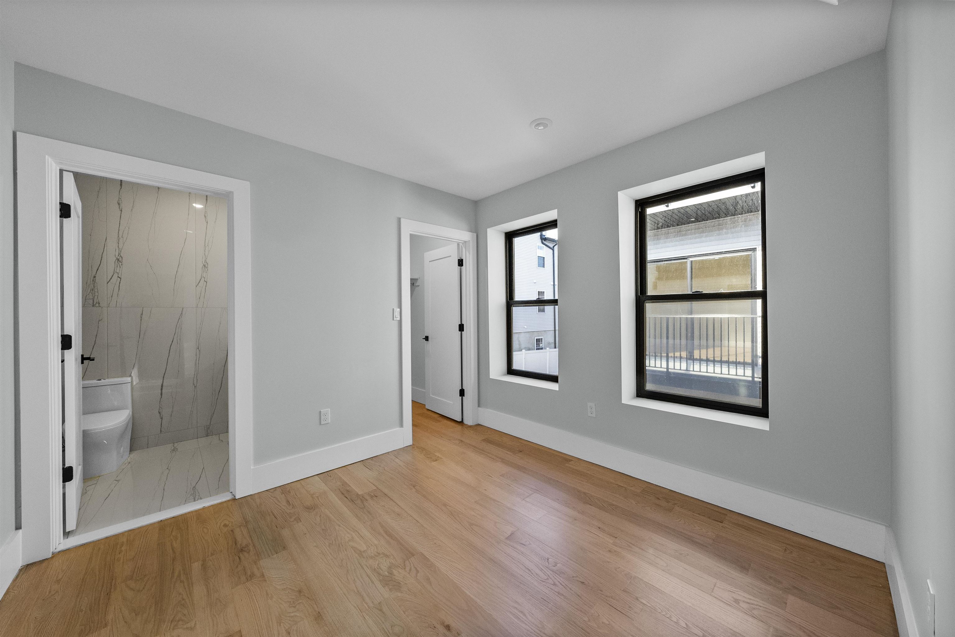 13 MANHATTAN AVE Unit: Rear
