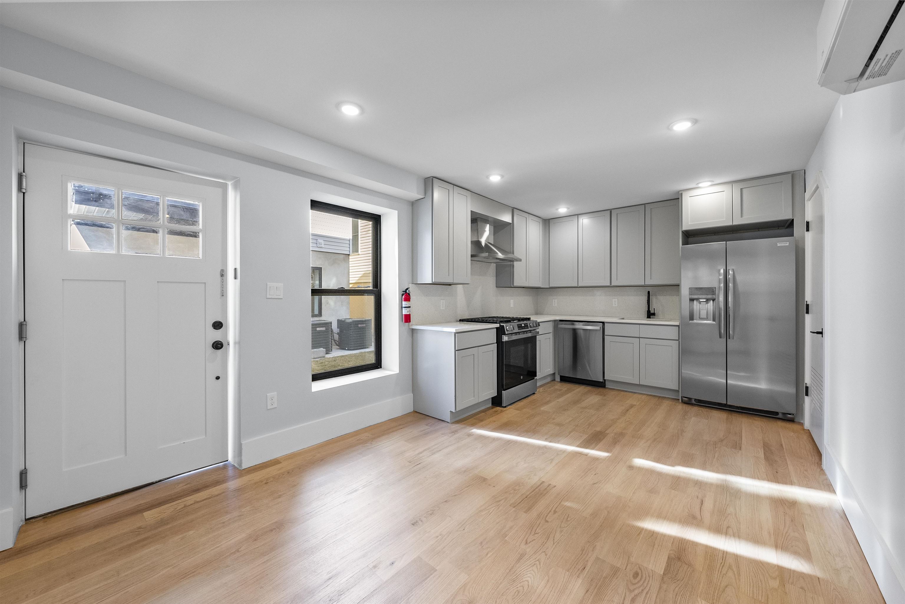 13 MANHATTAN AVE Unit: Rear