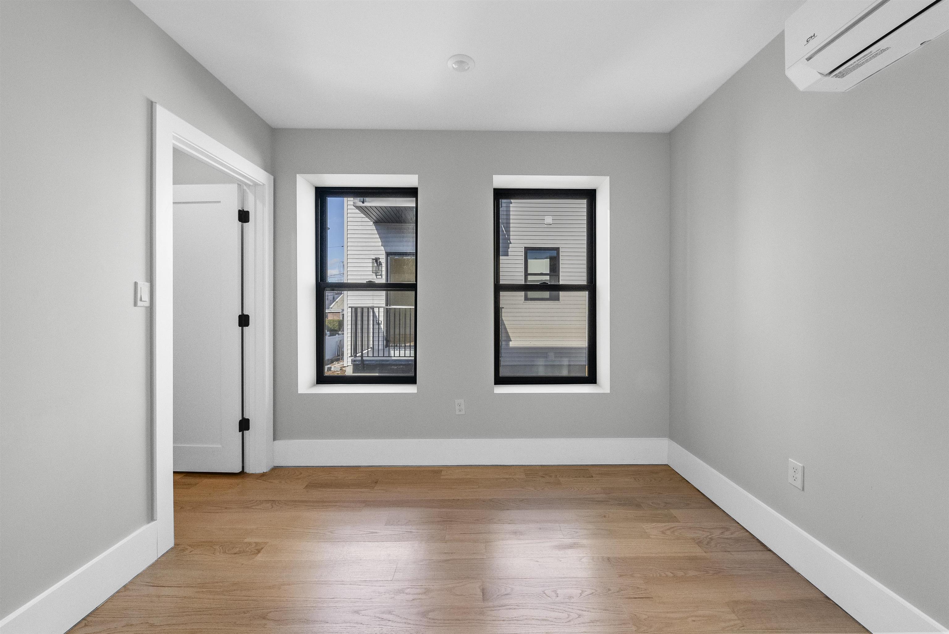 13 MANHATTAN AVE Unit: Rear