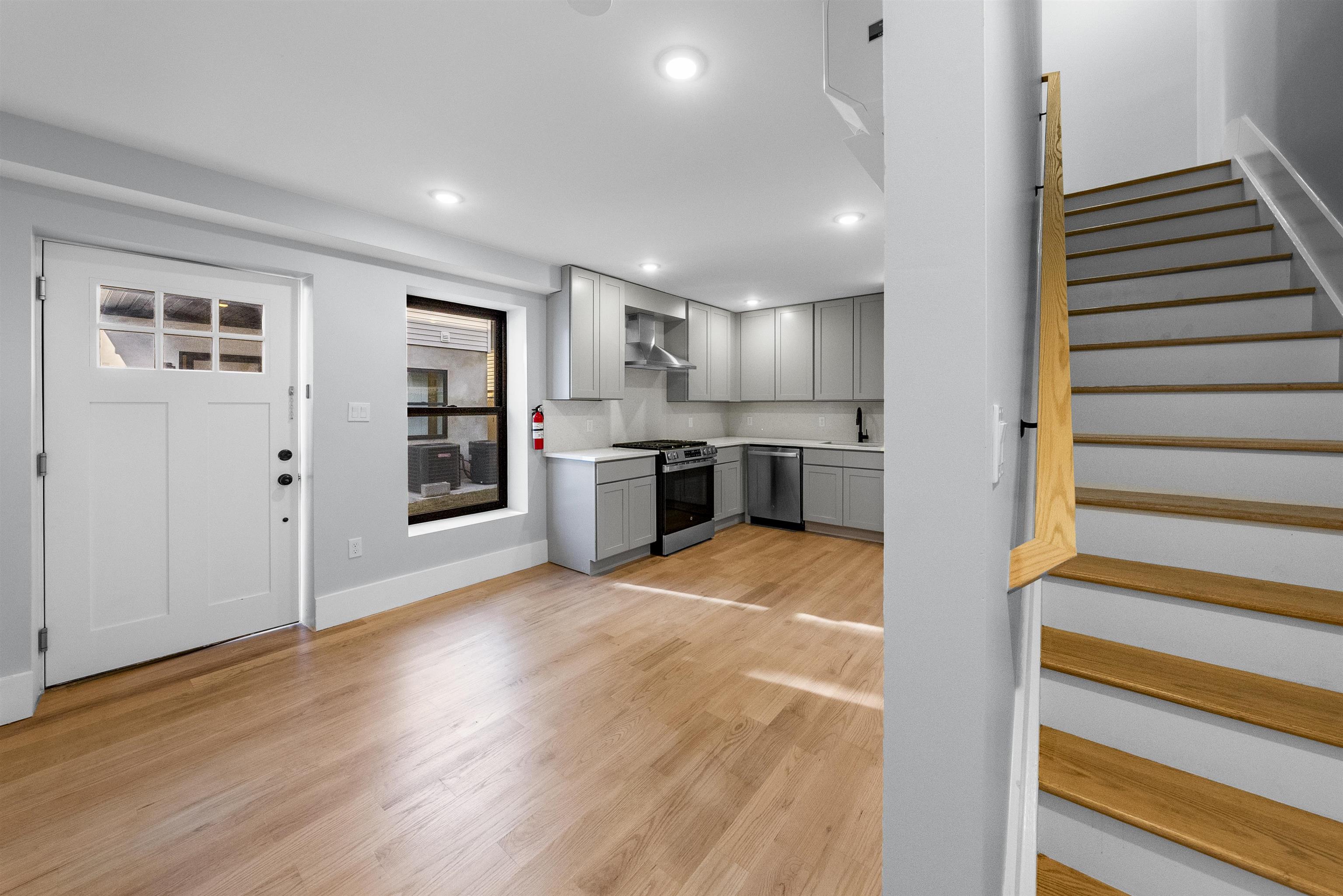 13 MANHATTAN AVE Unit: Rear