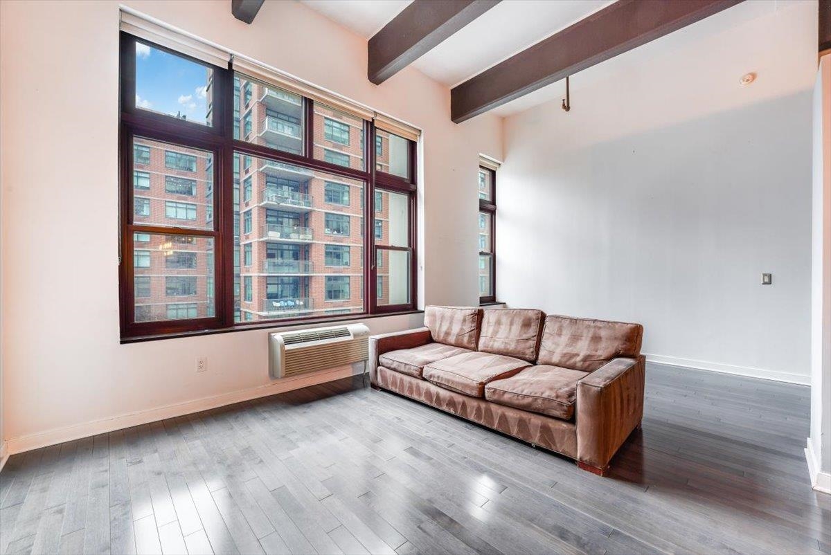 1500 HUDSON ST Unit: 3L