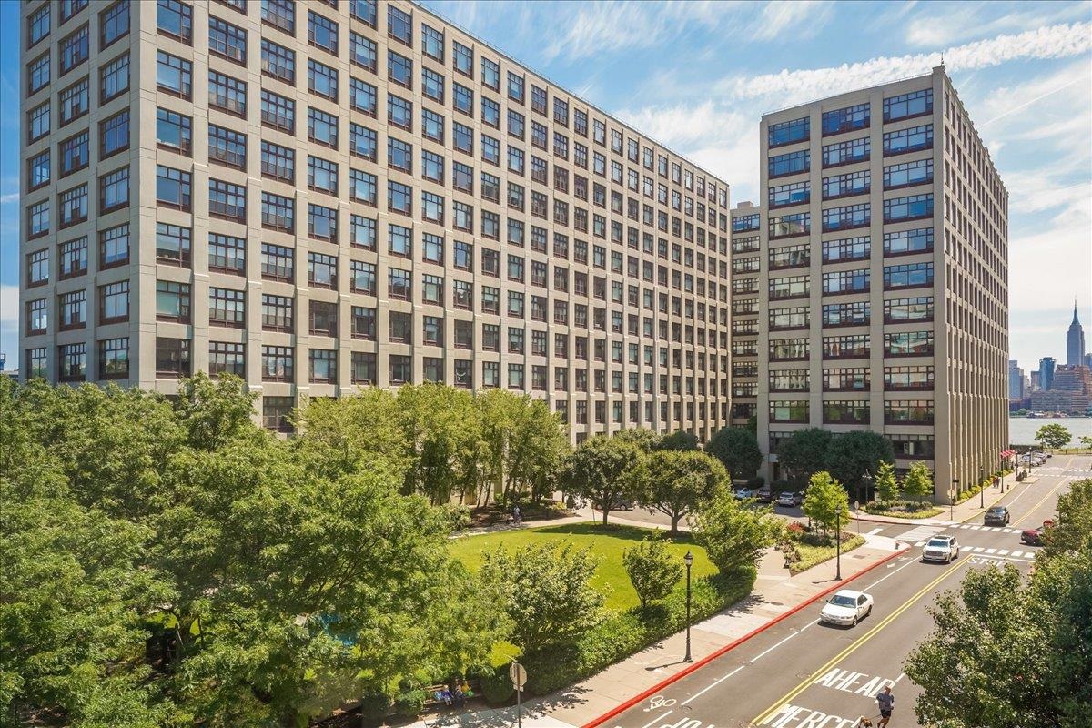 1500 HUDSON ST Unit: 3L