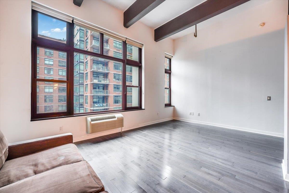 1500 HUDSON ST Unit: 3L
