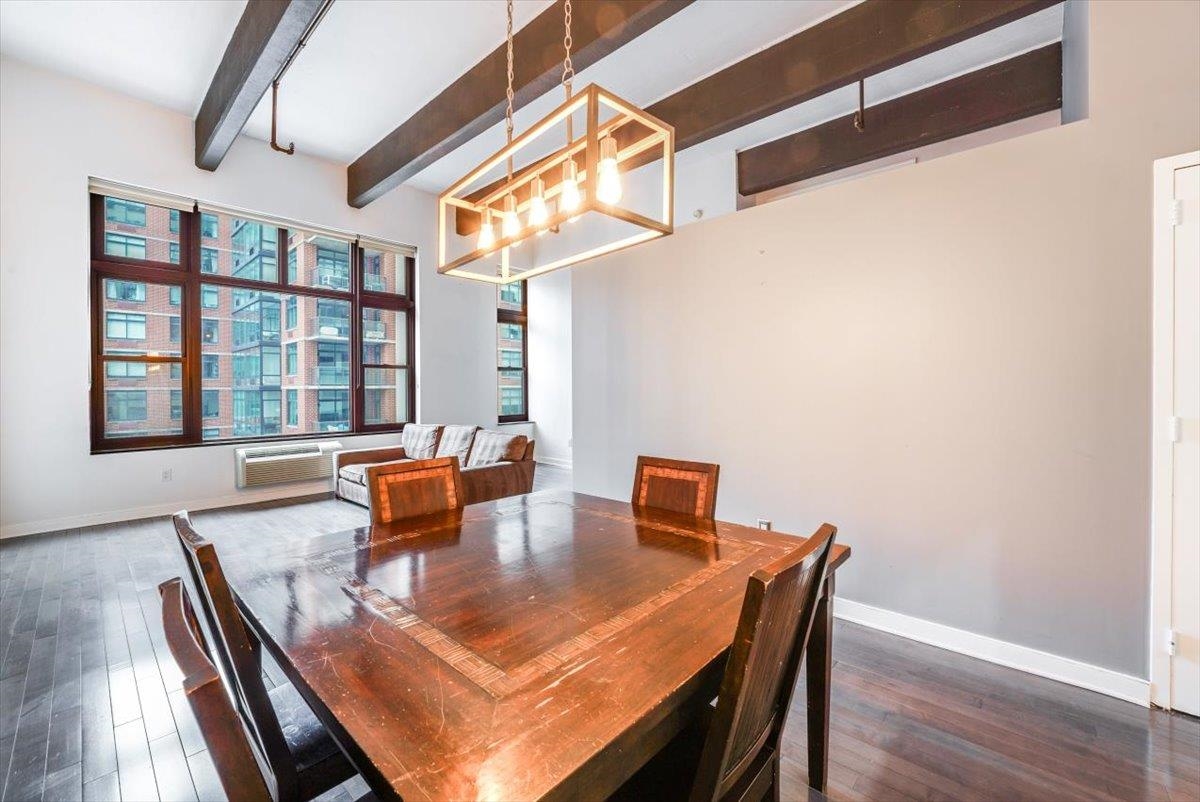 1500 HUDSON ST Unit: 3L