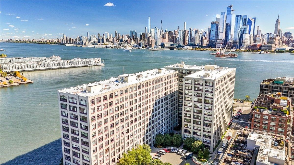 1500 HUDSON ST Unit: 3L
