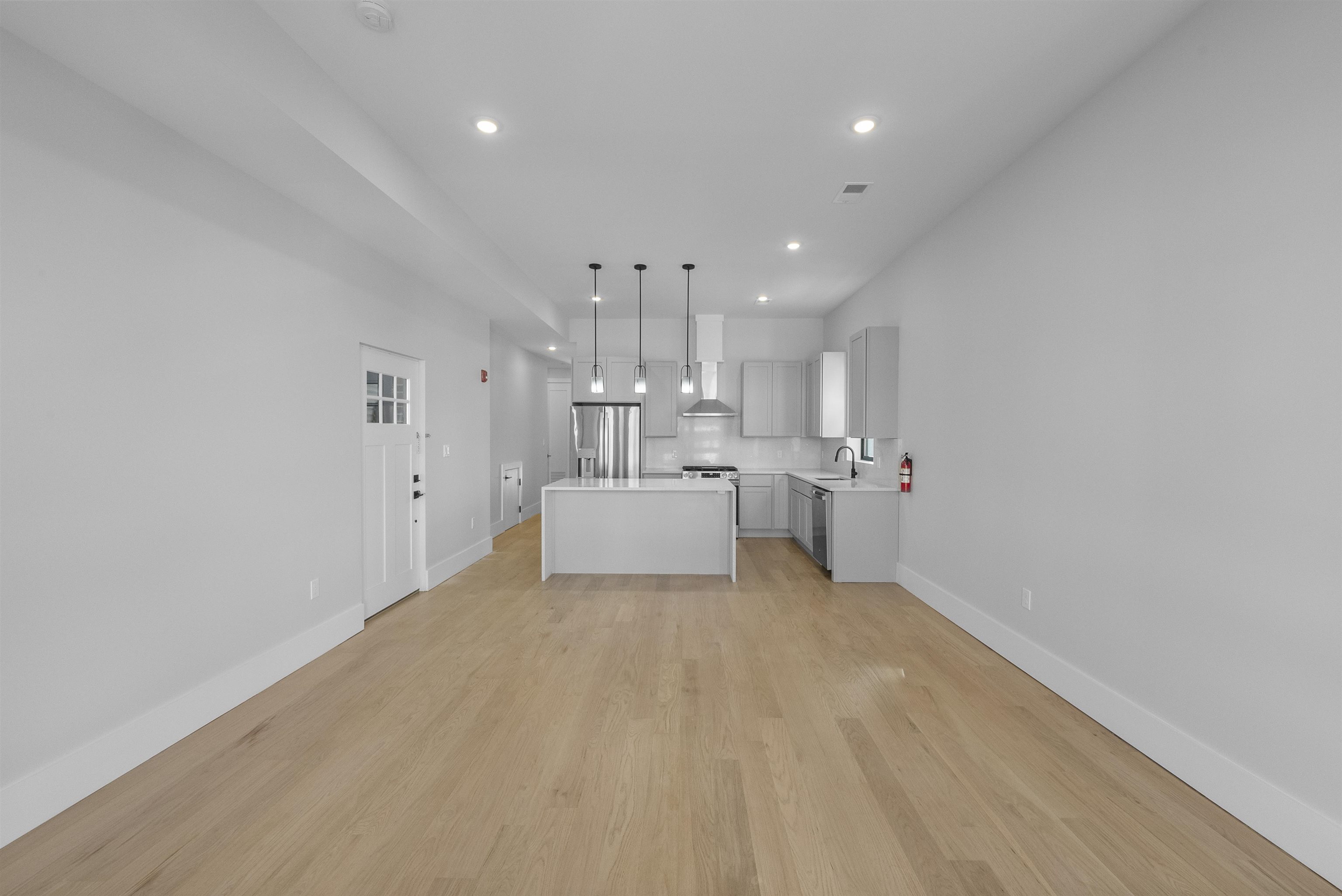 13 MANHATTAN AVE Unit: 2