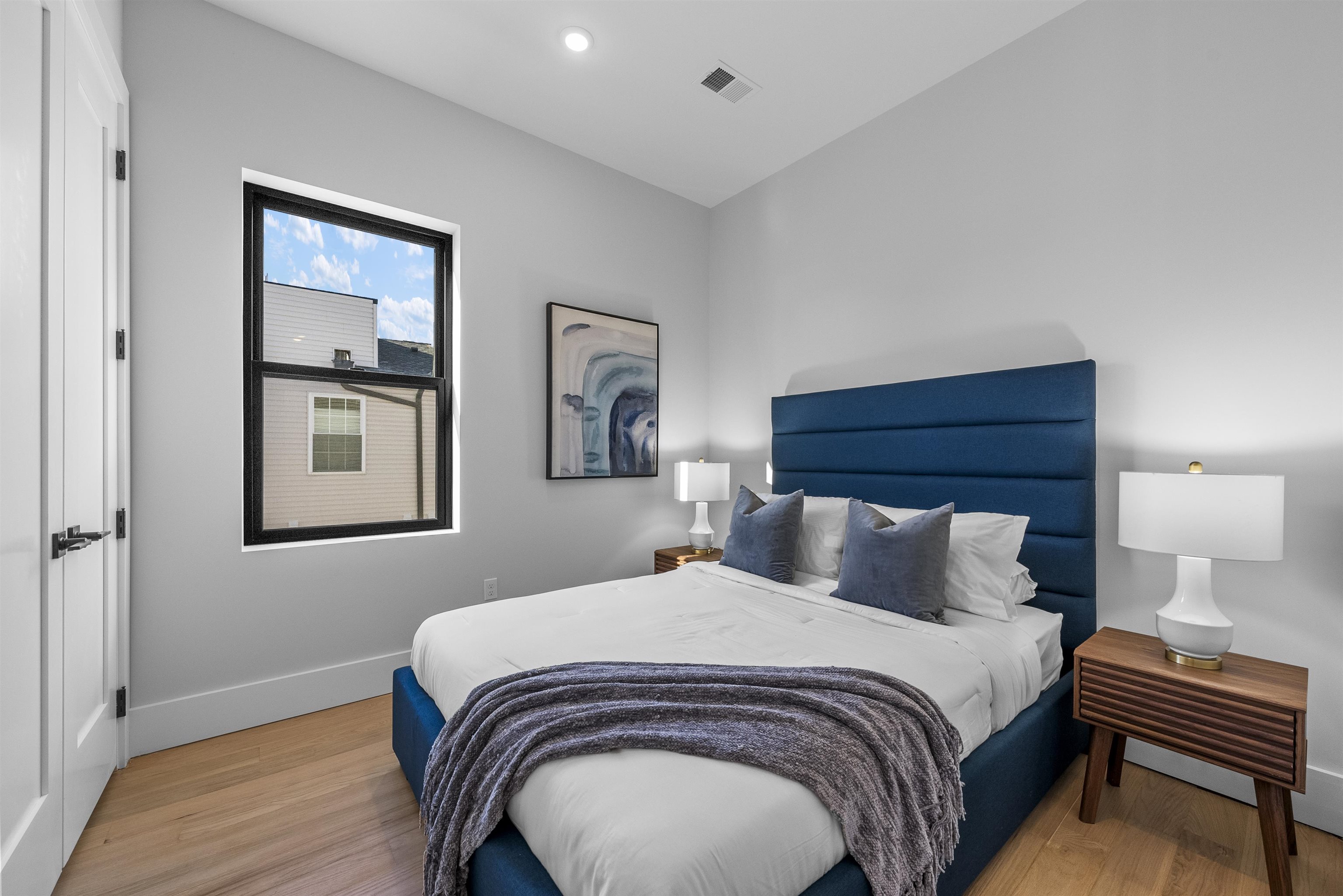 13 MANHATTAN AVE Unit: 2