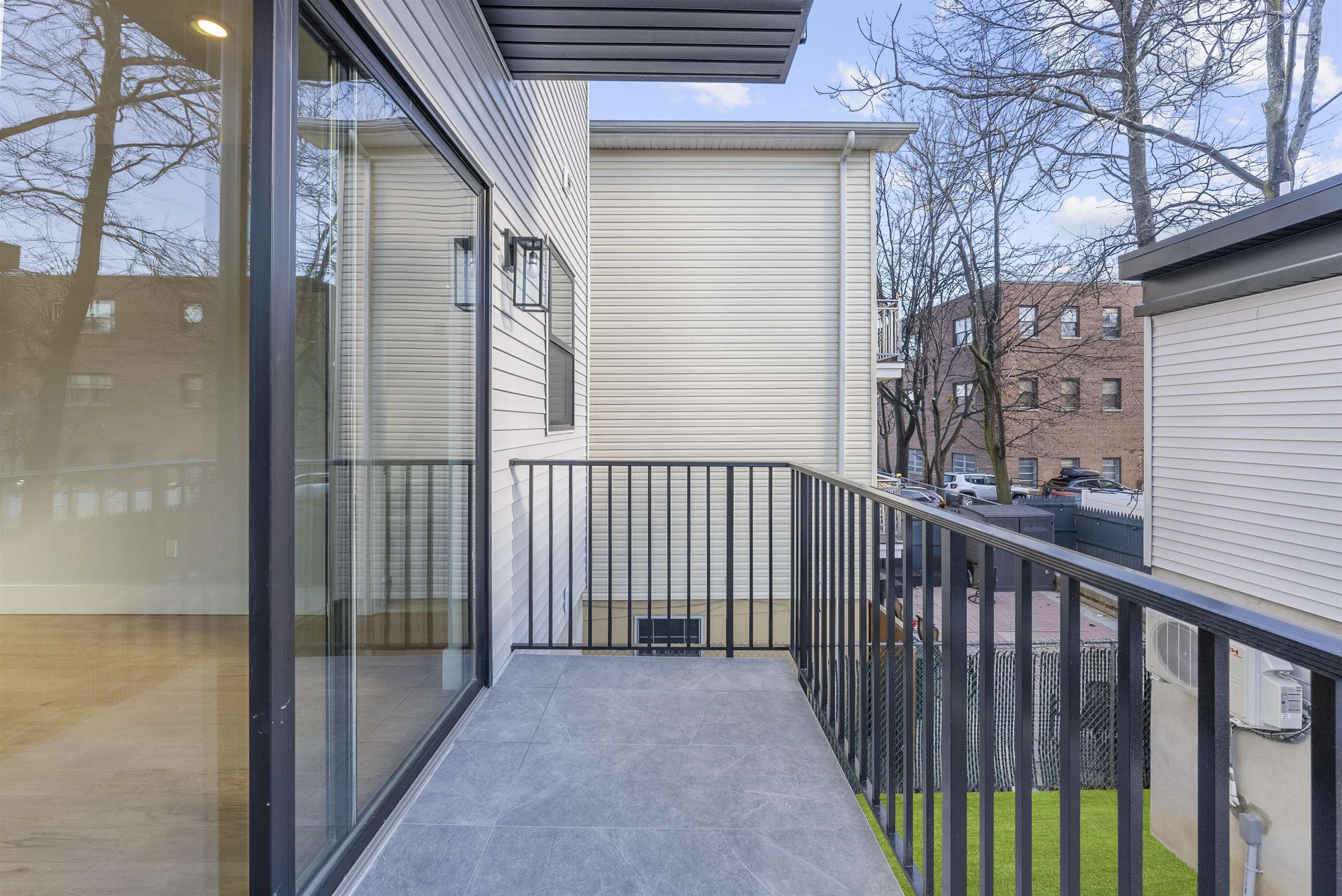 13 MANHATTAN AVE Unit: 2