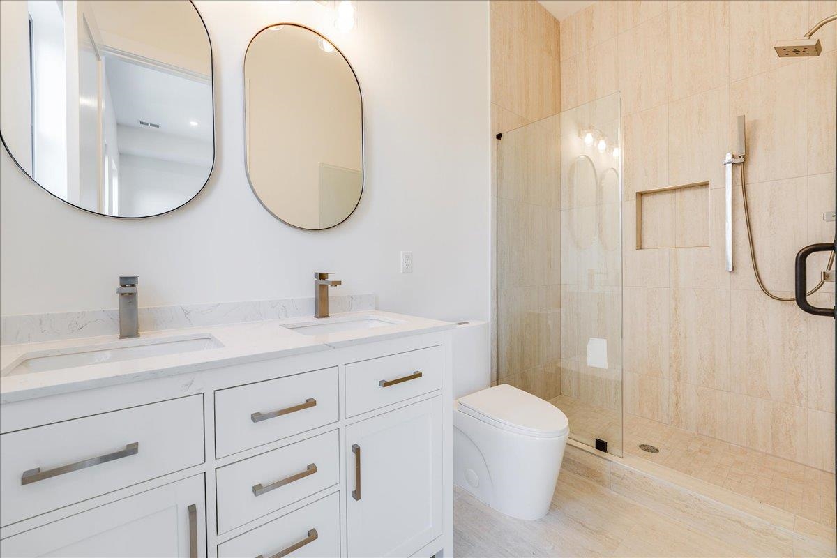 228 NUNDA AVE Unit: 2
