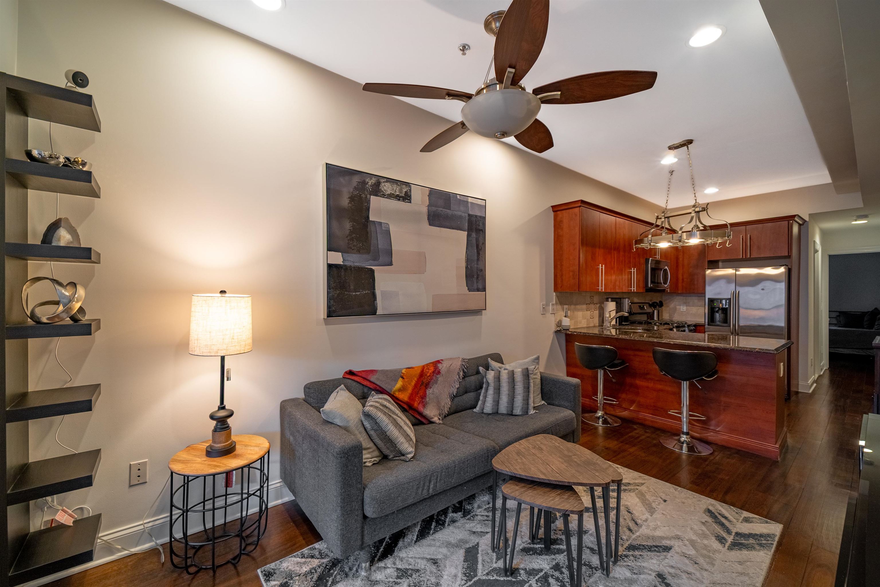 744 PARK AVE Unit: 2L