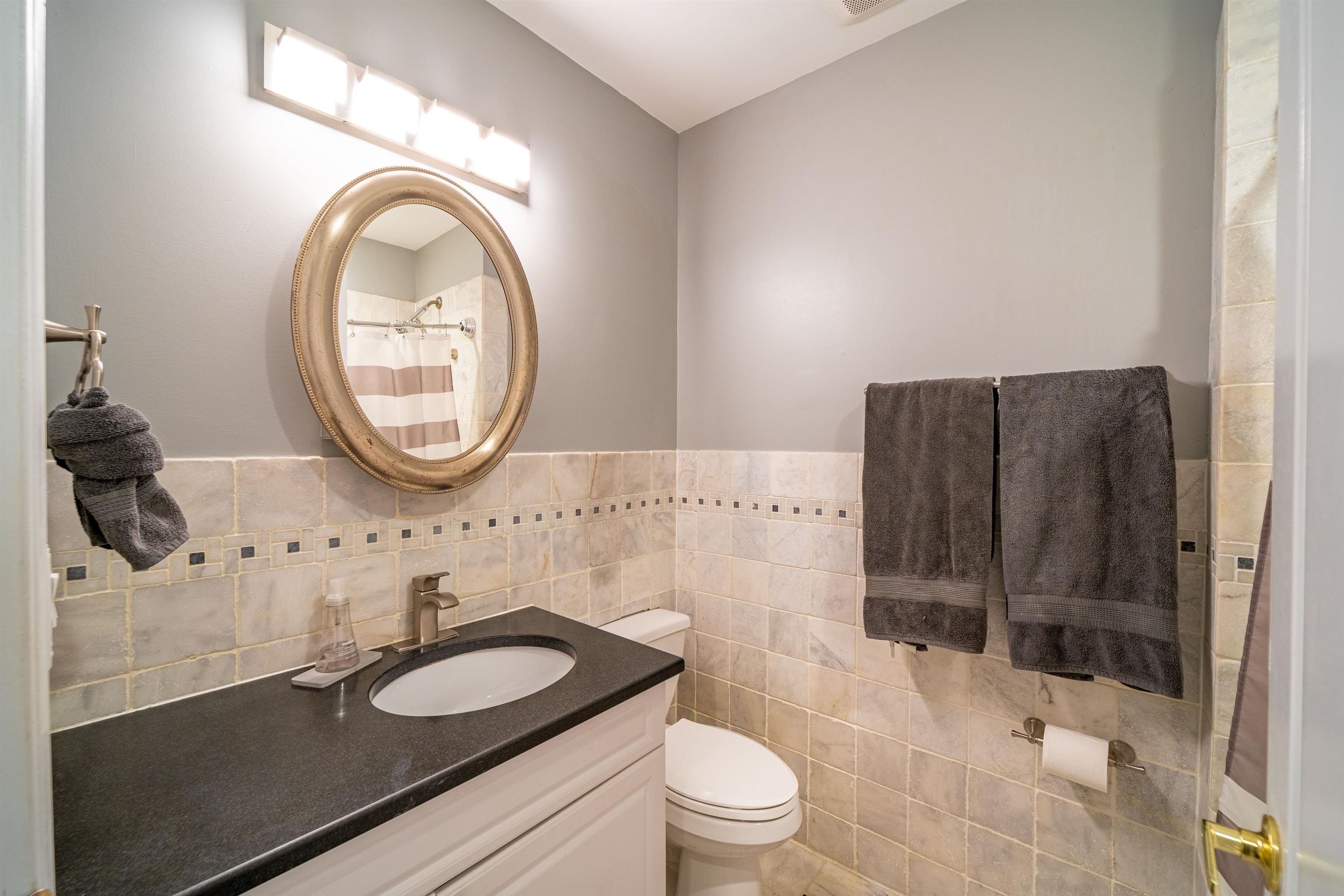 744 PARK AVE Unit: 2L