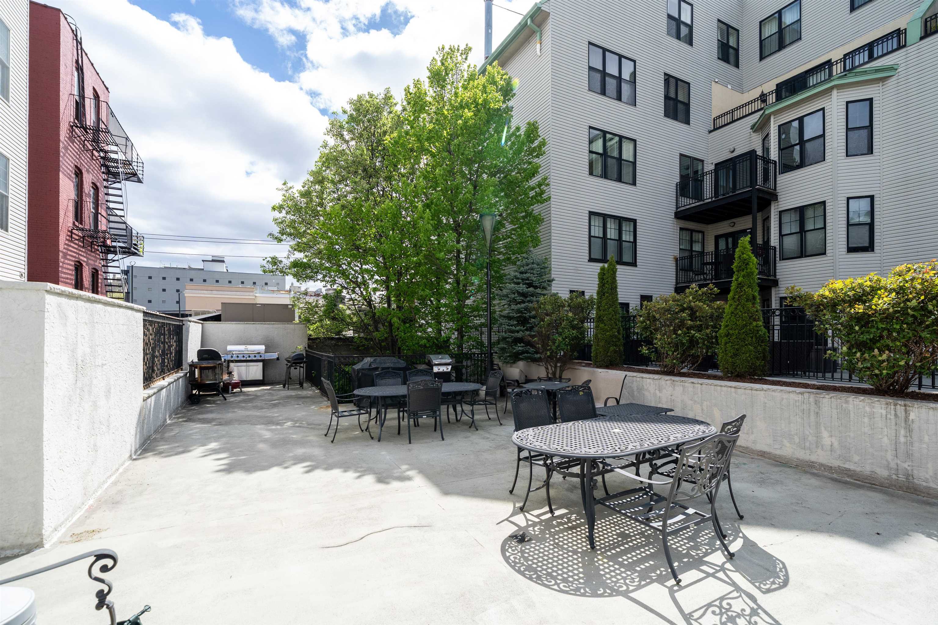 704 CLINTON ST Unit: 5D
