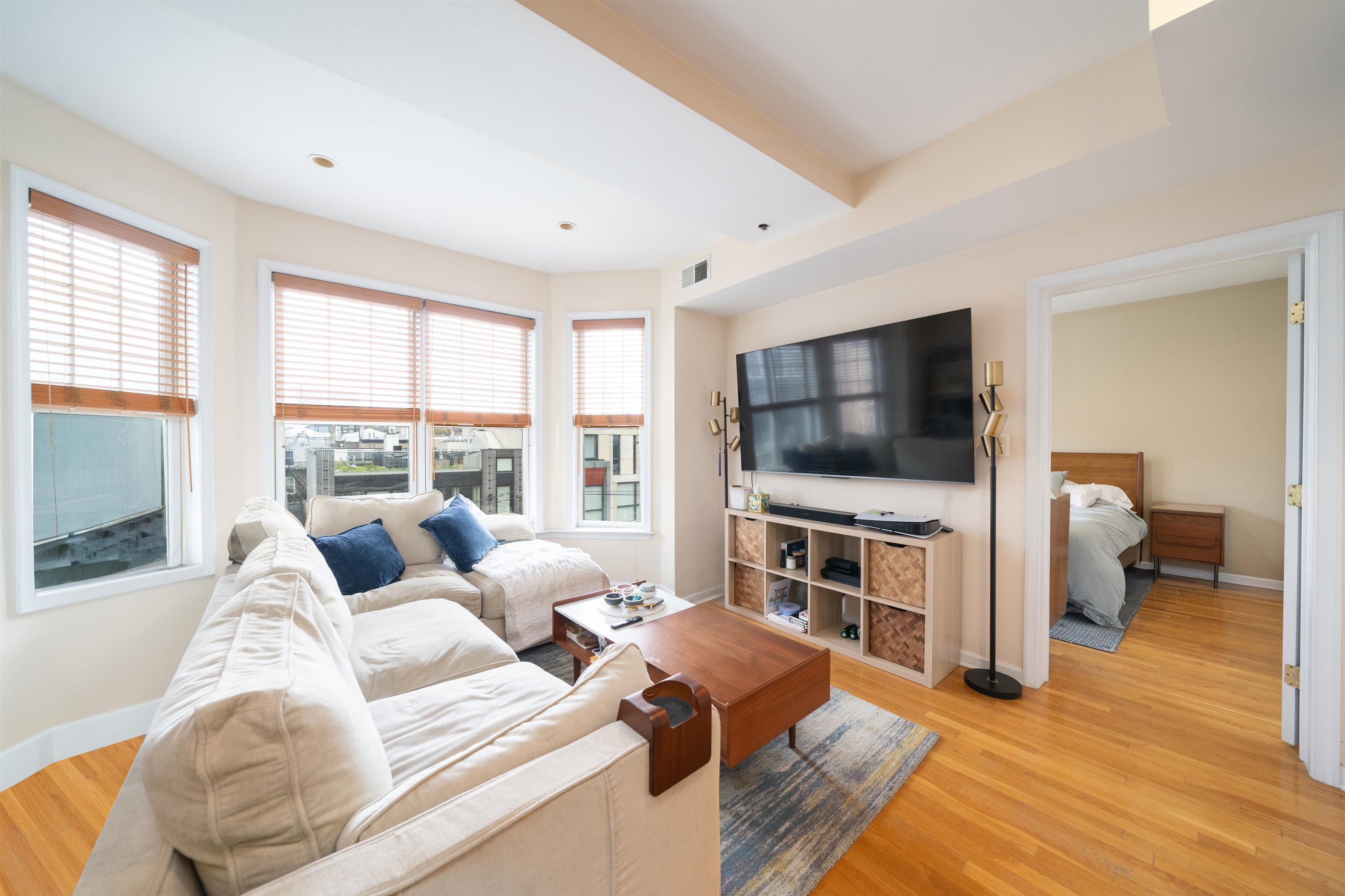 704 CLINTON ST Unit: 5D