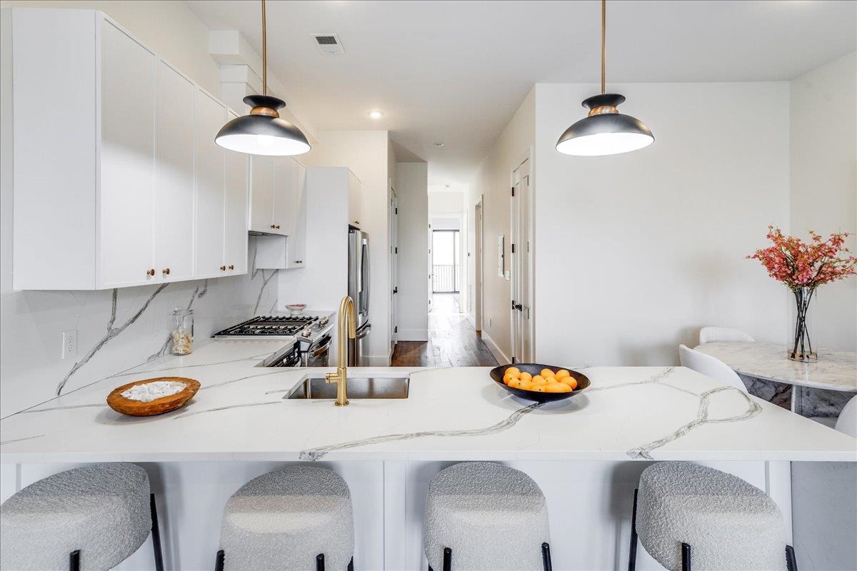 226 NUNDA AVE Unit: 1