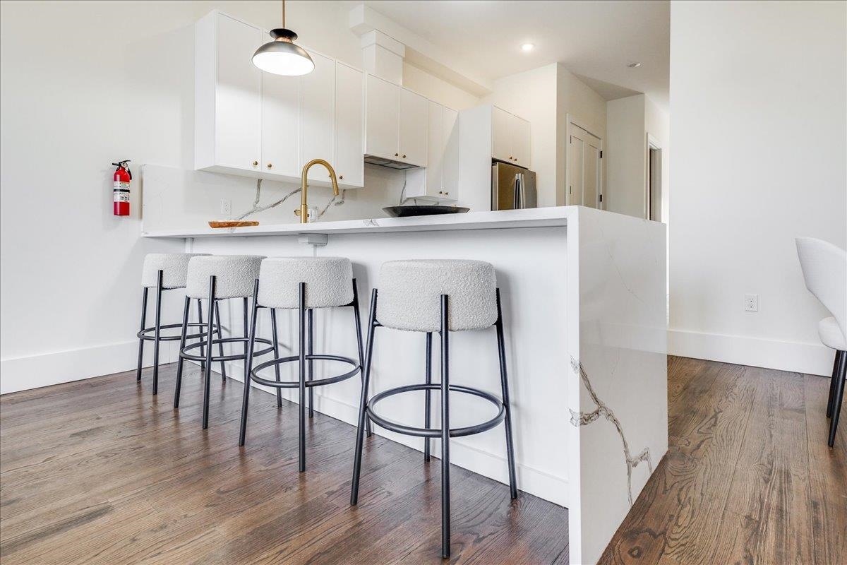 226 NUNDA AVE Unit: 1