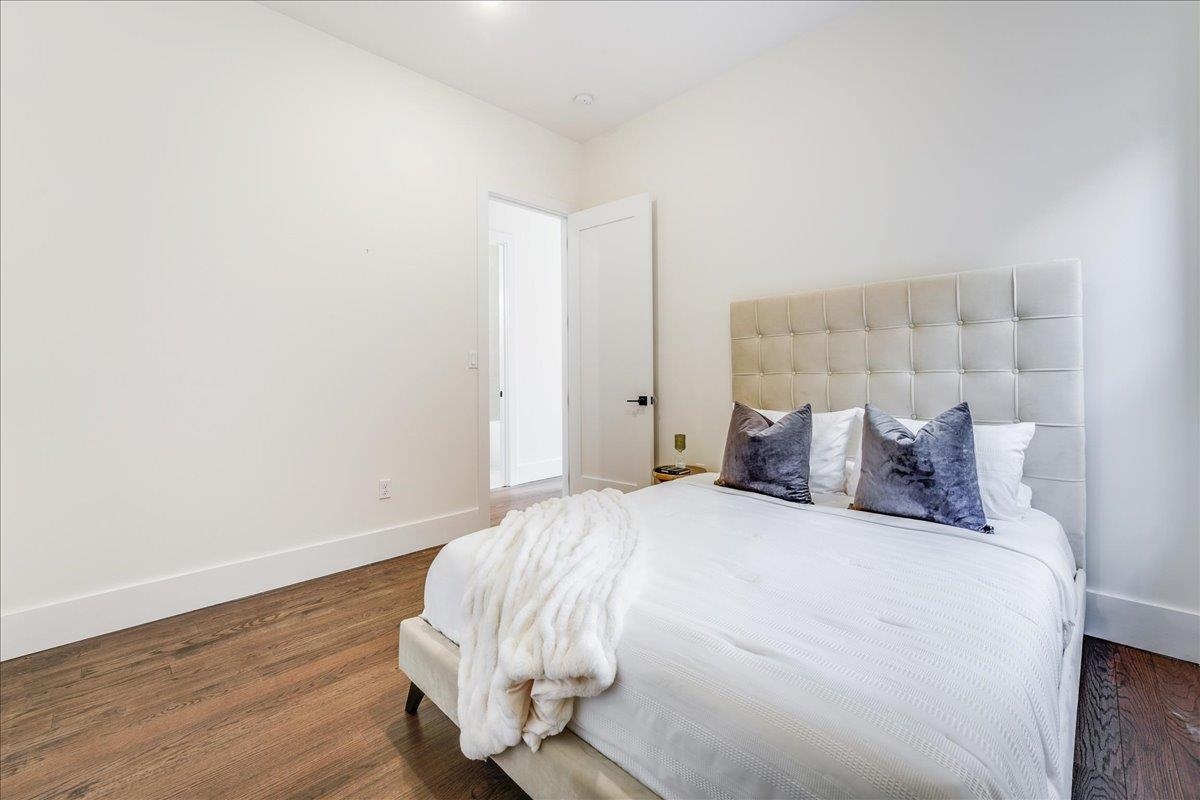 226 NUNDA AVE Unit: 1