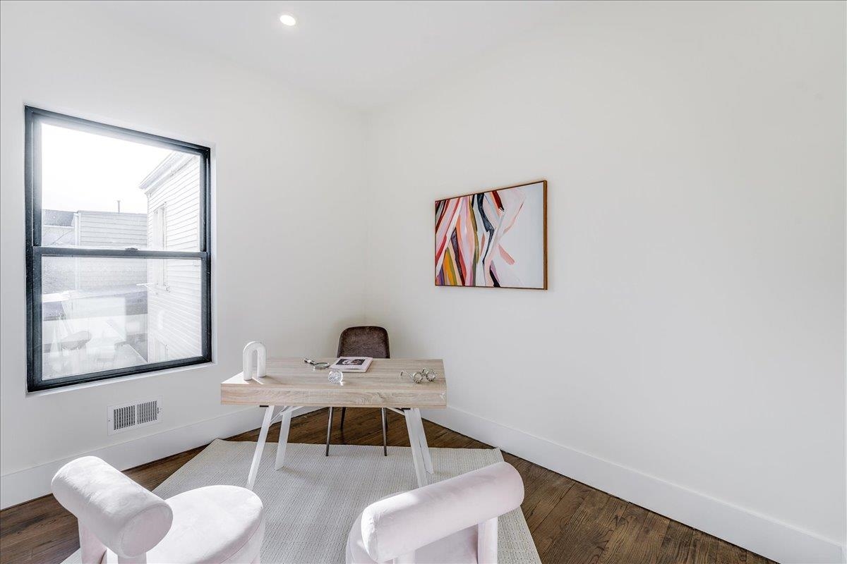 226 NUNDA AVE Unit: 1