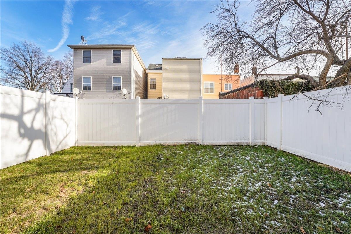 226 NUNDA AVE Unit: 1