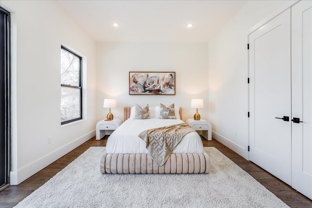 226 NUNDA AVE Unit: 1
