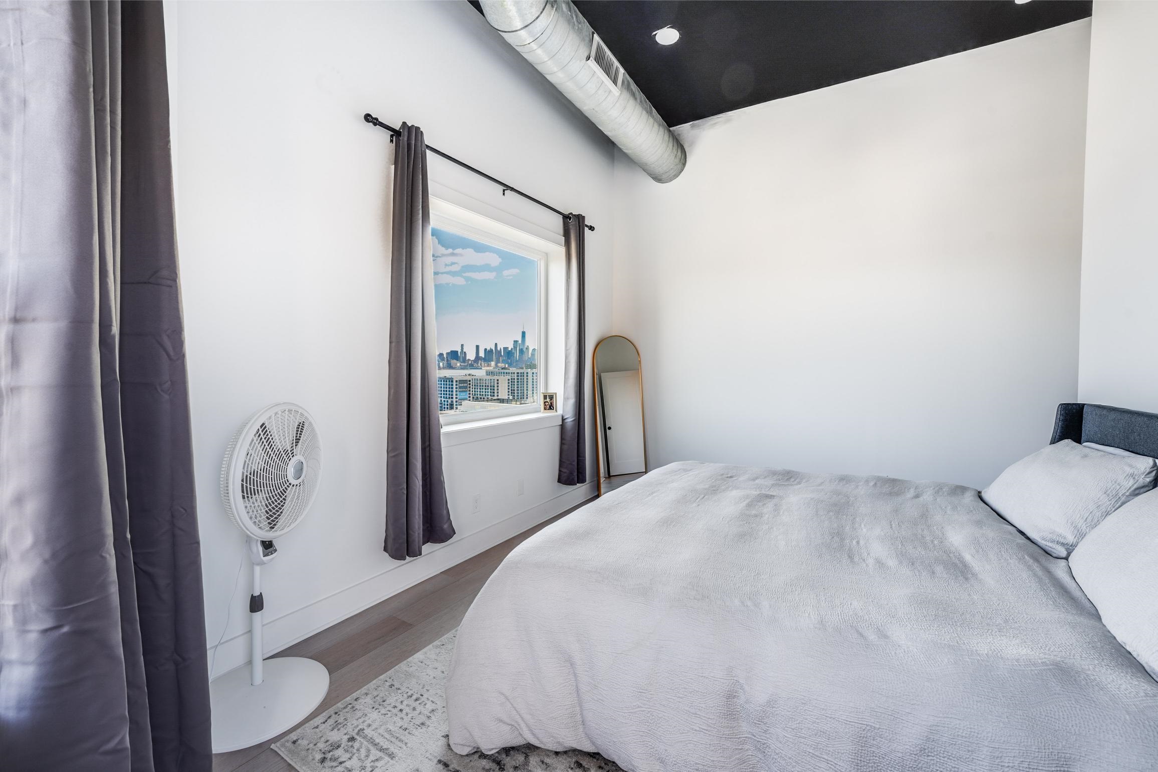 1 LINCOLN PL Unit: 2