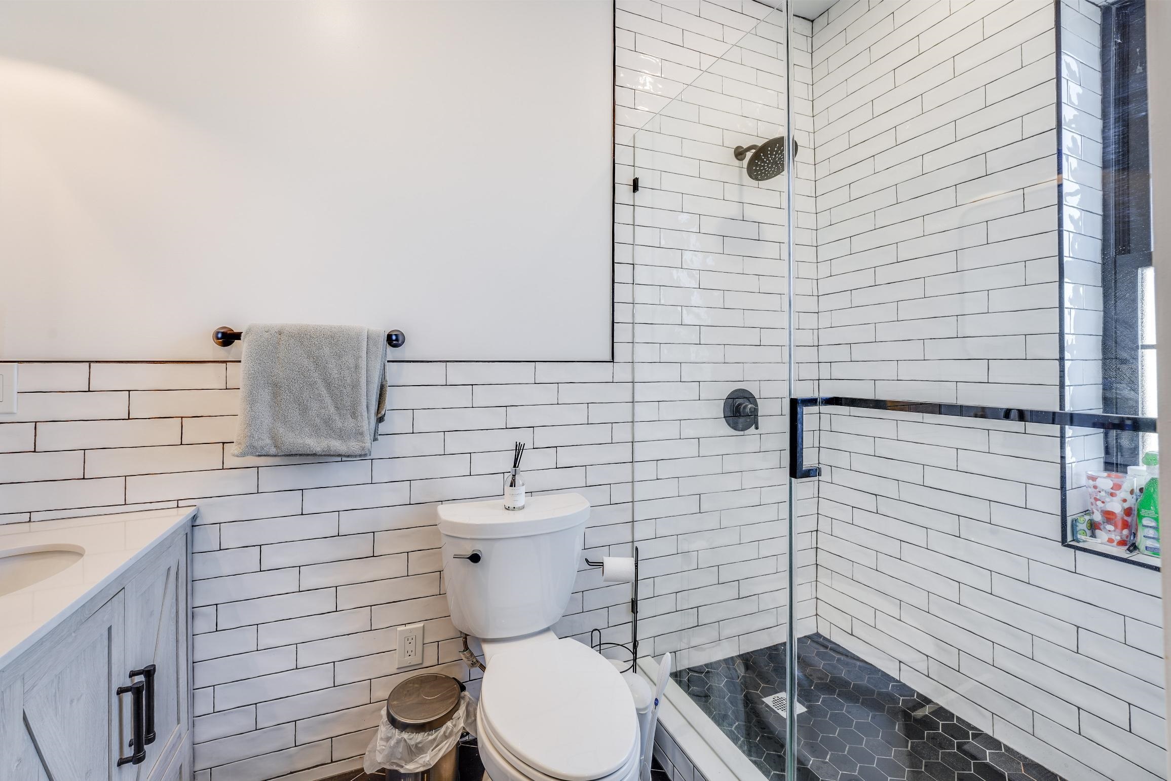 1 LINCOLN PL Unit: 2