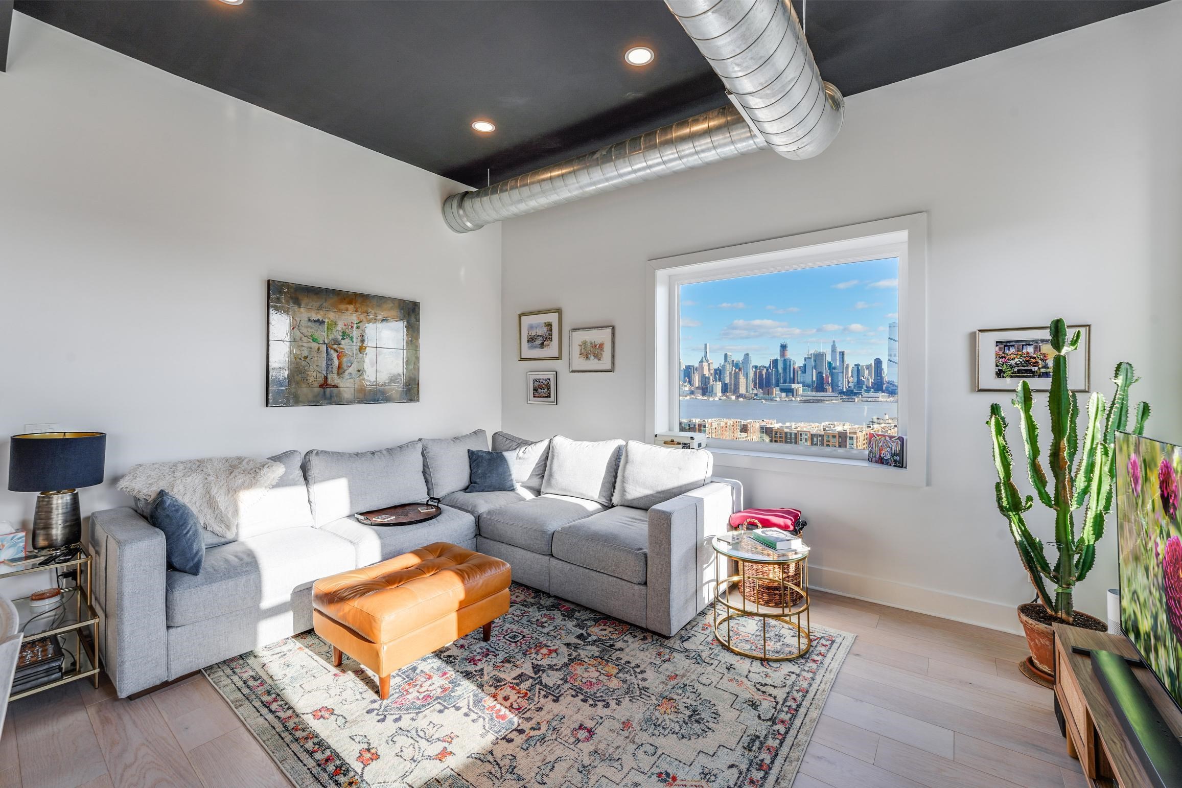 1 LINCOLN PL Unit: 2