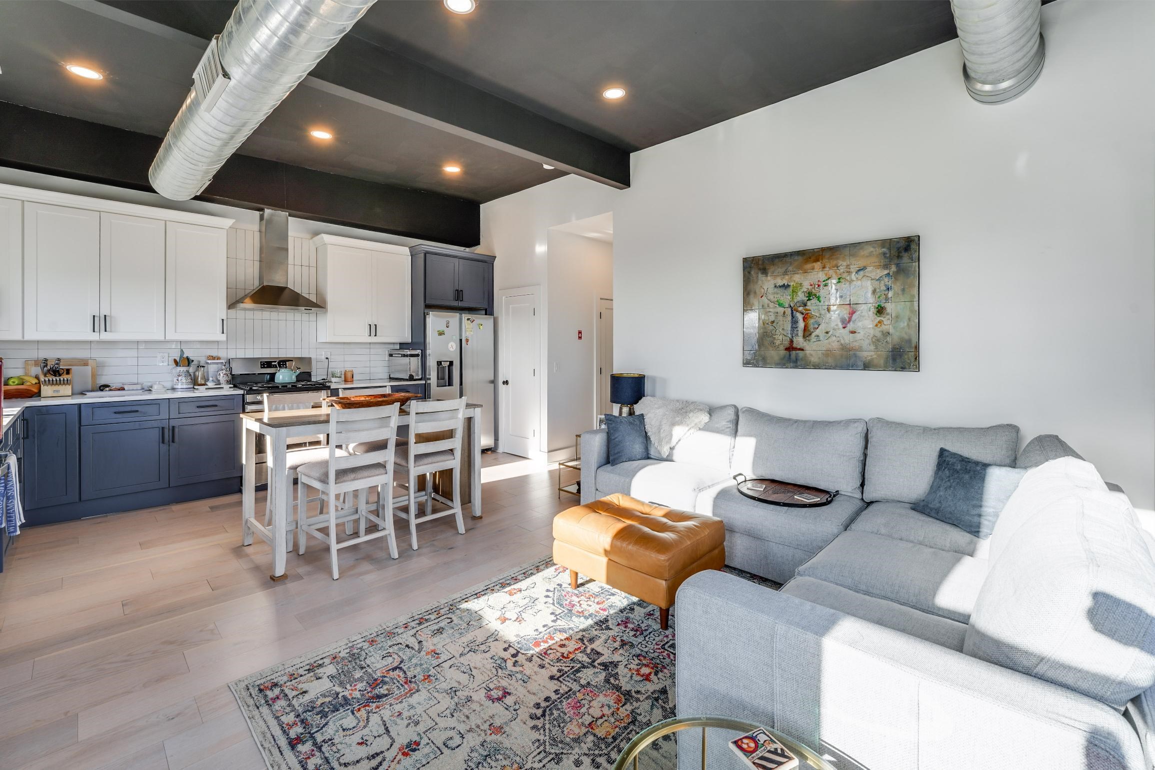 1 LINCOLN PL Unit: 2