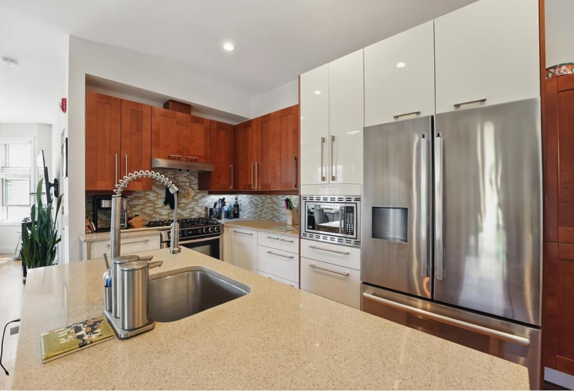 390 1ST ST Unit: 2