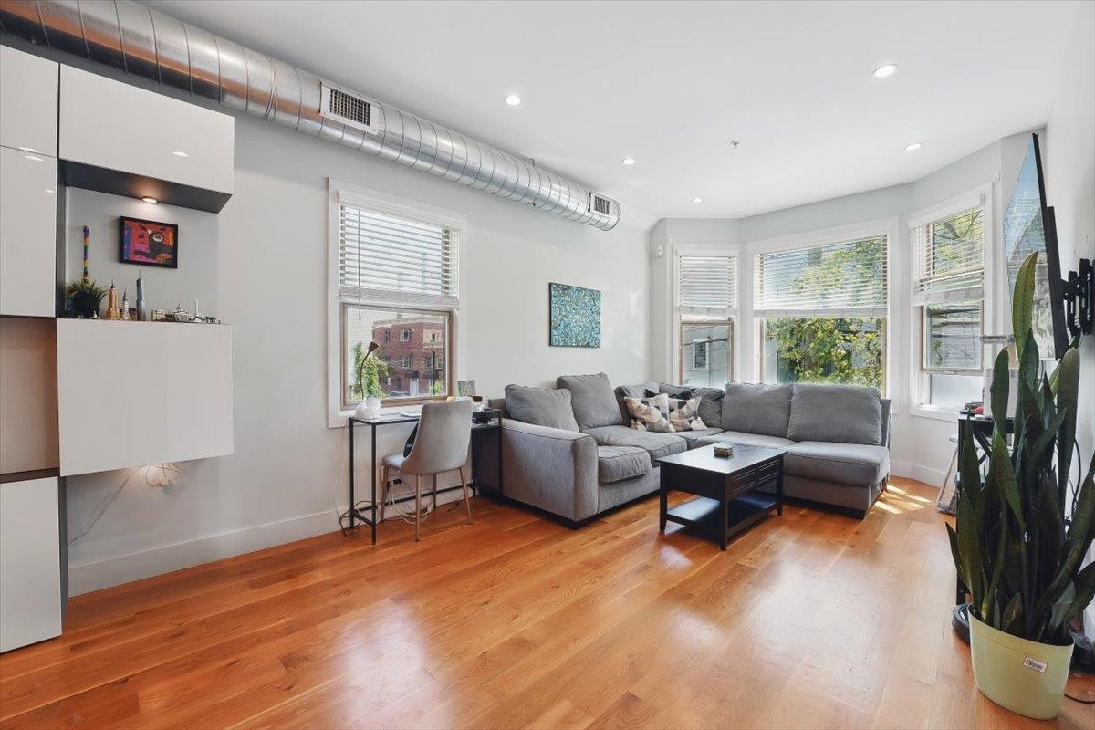 390 1ST ST Unit: 2