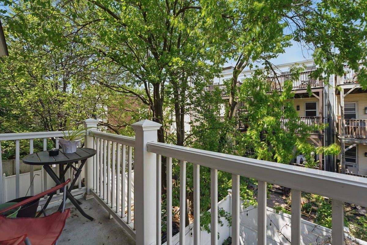 390 1ST ST Unit: 2