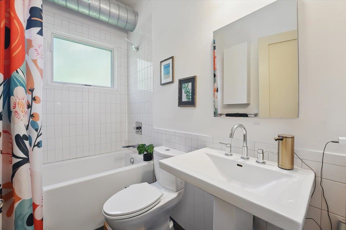 390 1ST ST Unit: 2