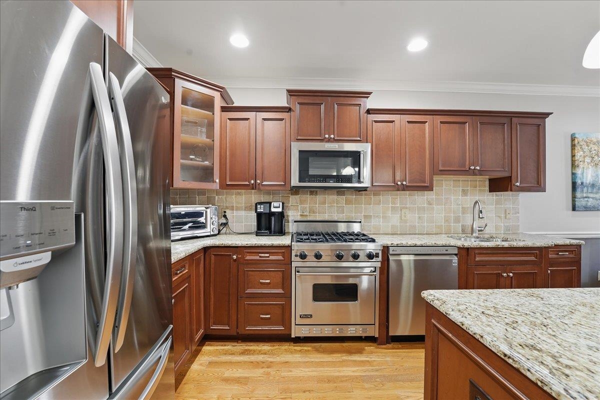 211 MADISON ST Unit: 3
