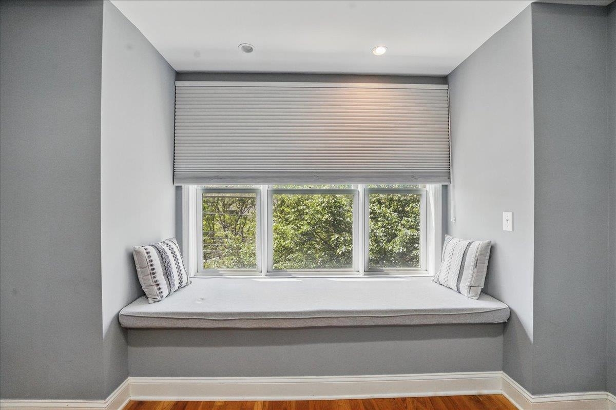 211 MADISON ST Unit: 3