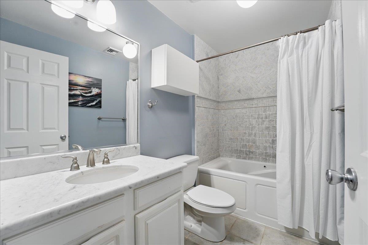 211 MADISON ST Unit: 3