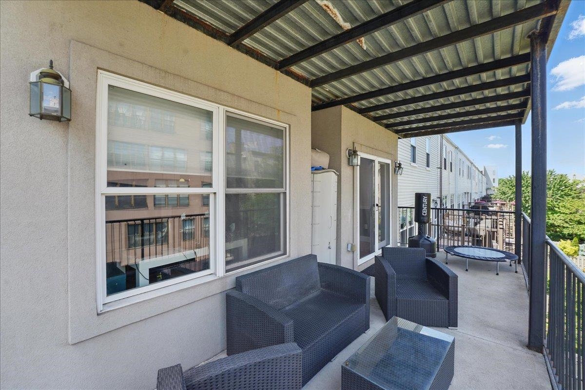 211 MADISON ST Unit: 3