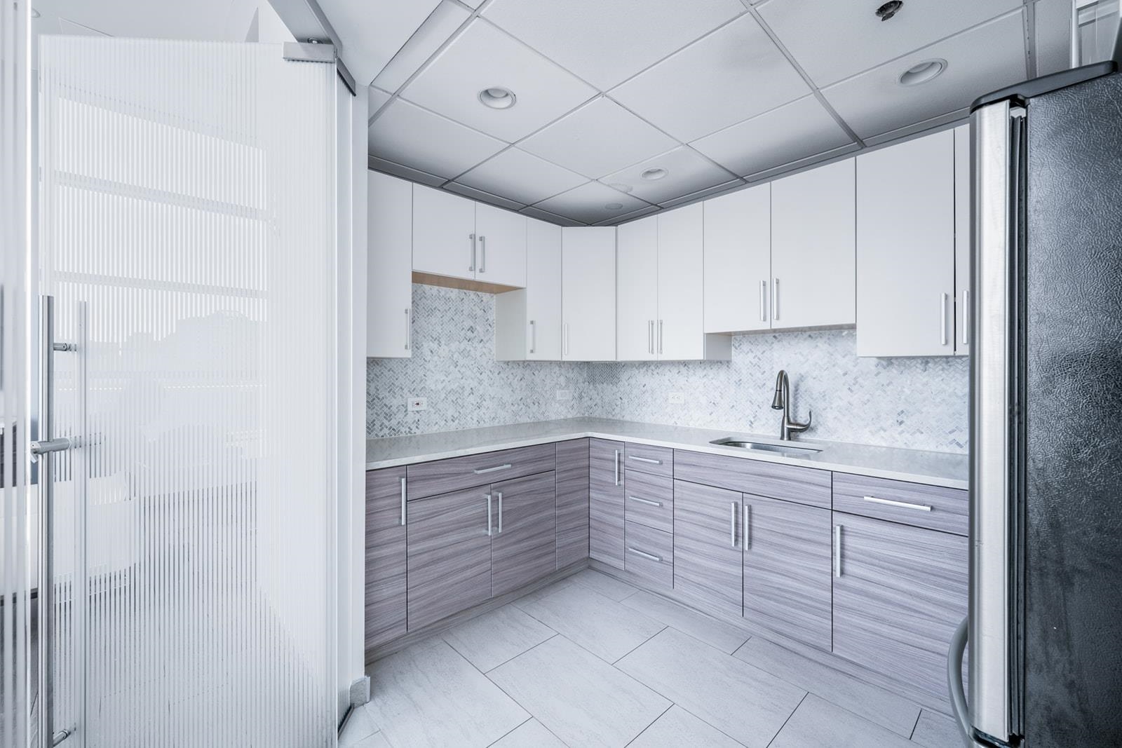 1 SHORE LANE Unit: 1903