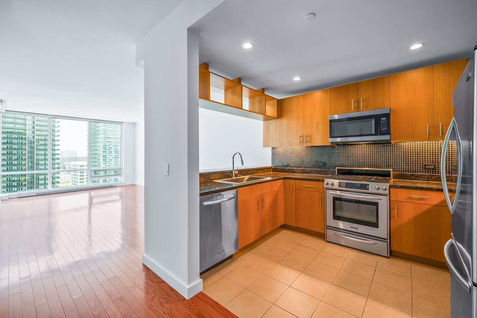 1 SHORE LANE Unit: 1903
