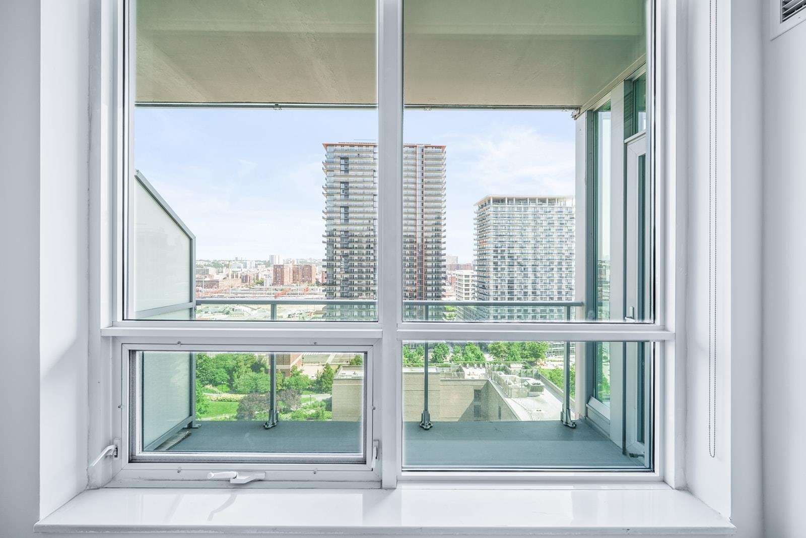 1 SHORE LANE Unit: 1903