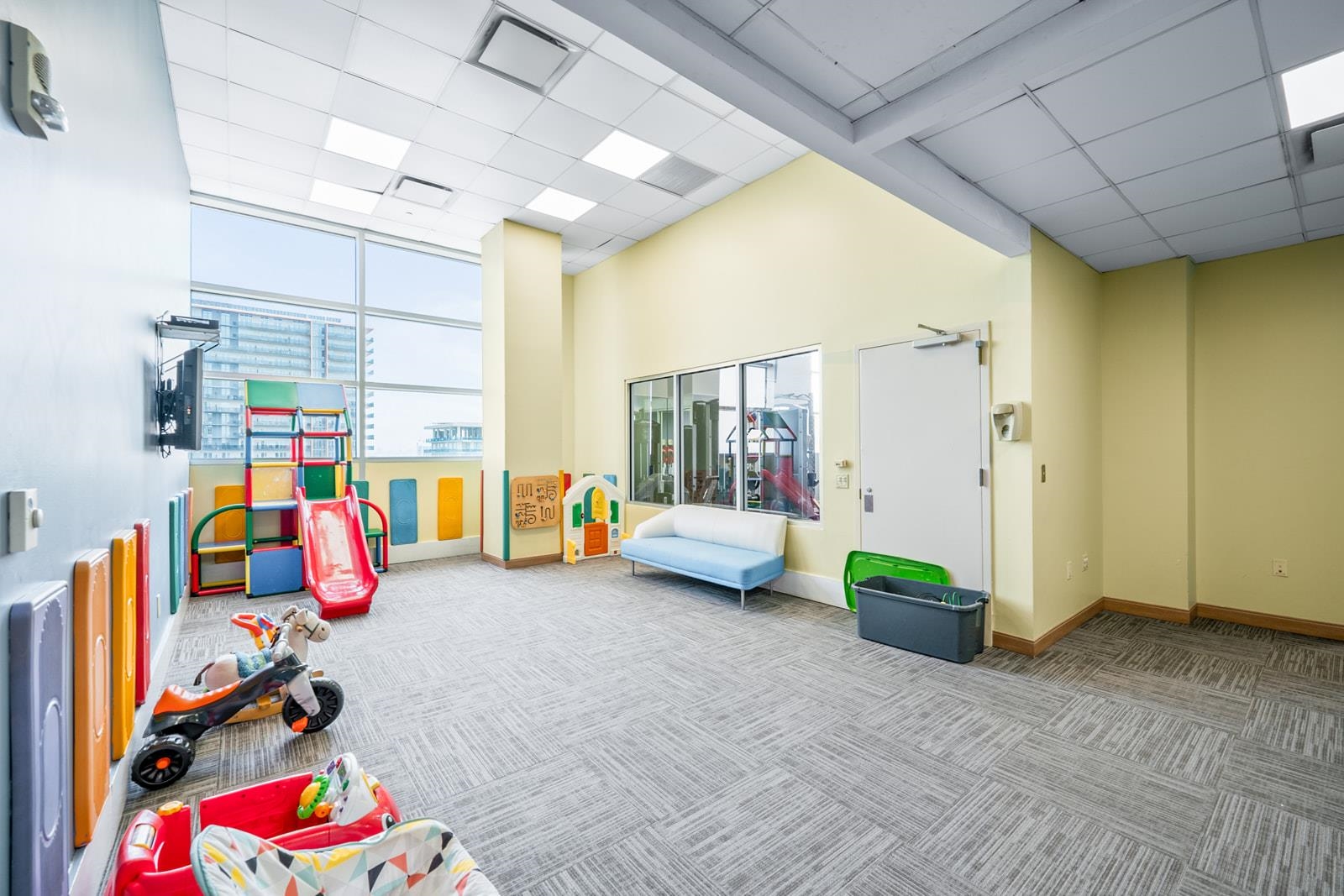 1 SHORE LANE Unit: 1903