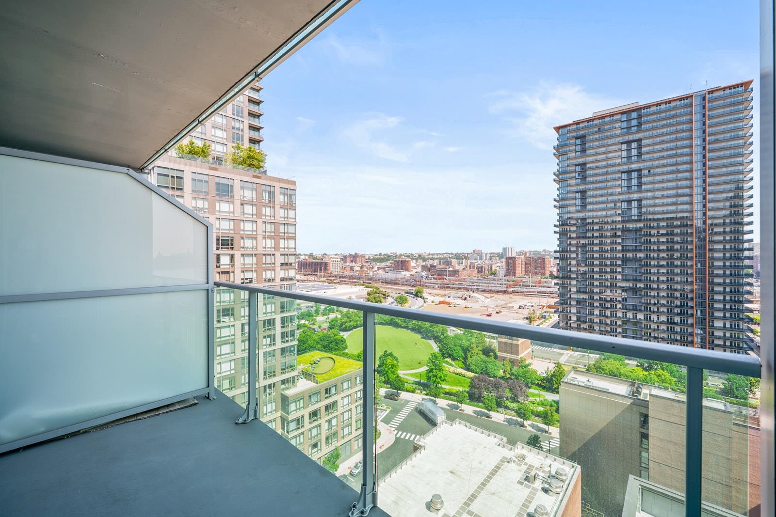 1 SHORE LANE Unit: 1903