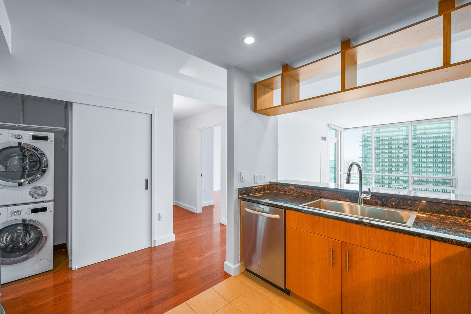 1 SHORE LANE Unit: 1903