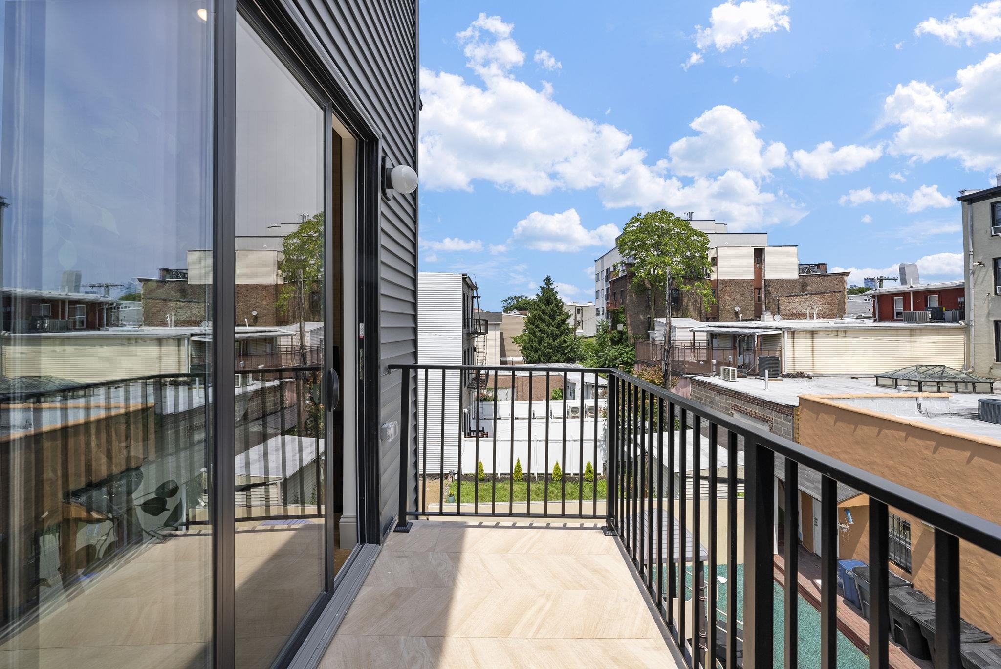 166 NEW YORK AVE