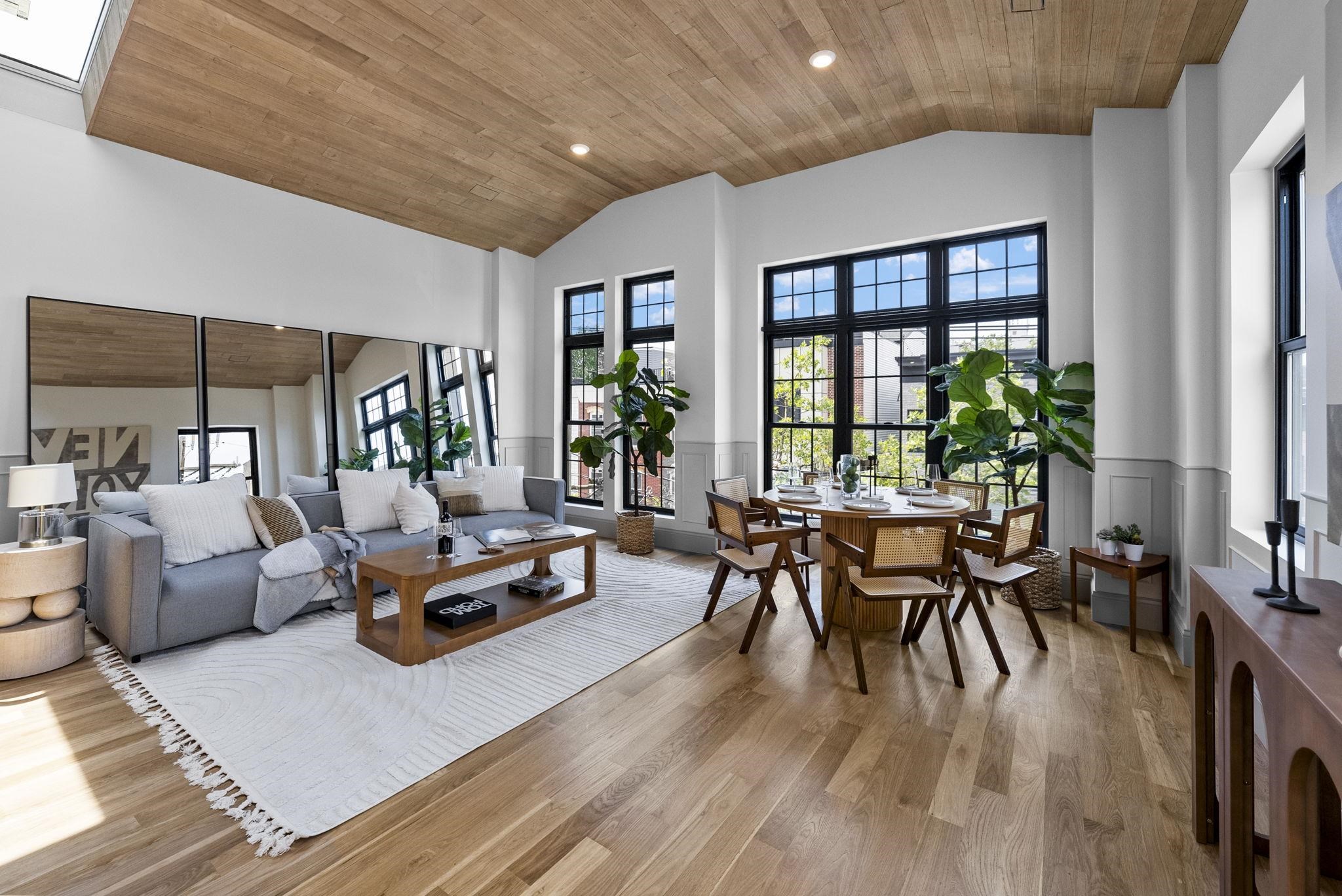 166 NEW YORK AVE Unit: 2