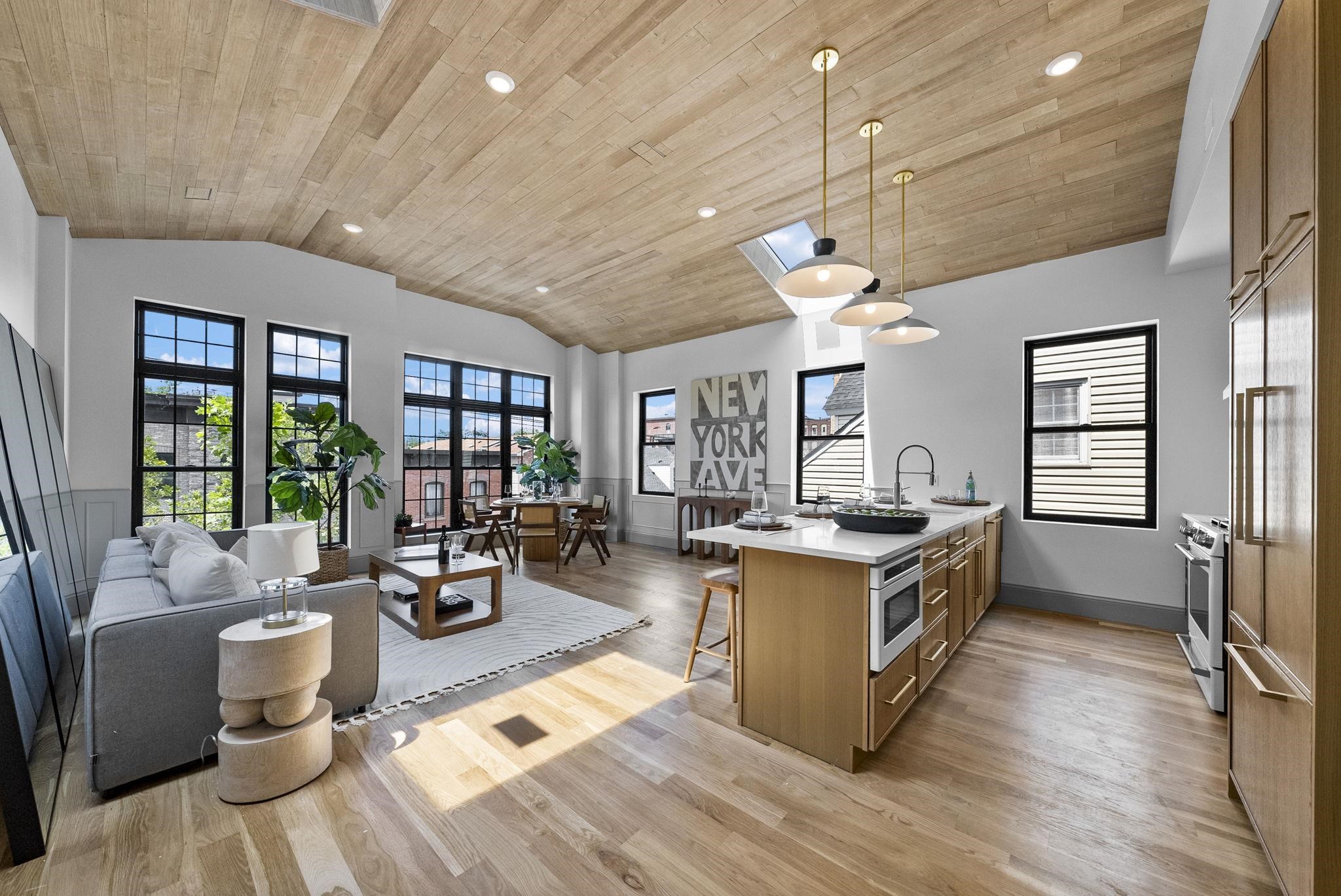 166 NEW YORK AVE Unit: 2