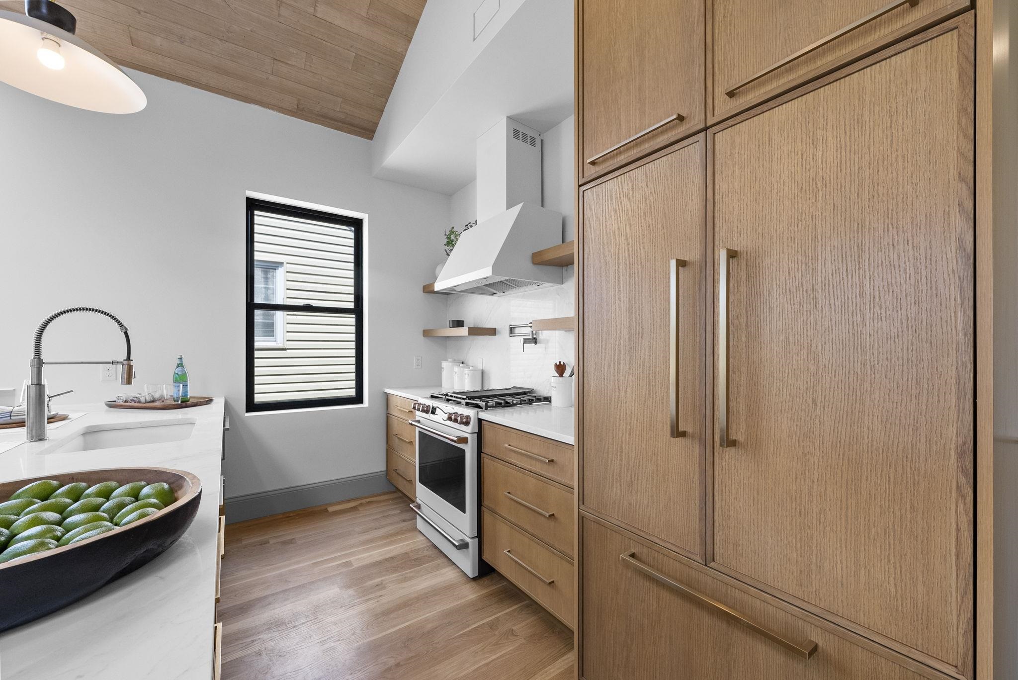 166 NEW YORK AVE Unit: 2