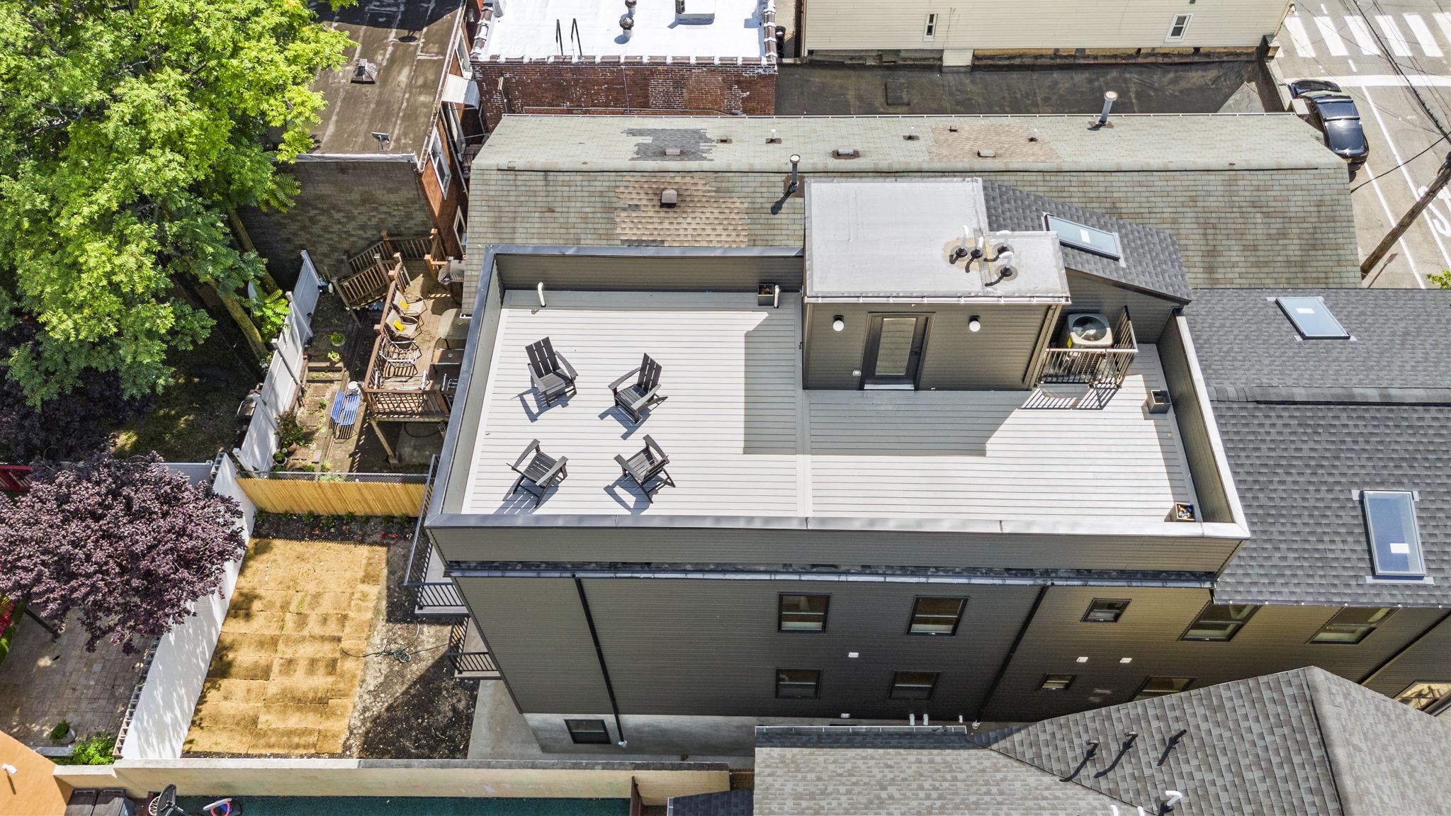 166 NEW YORK AVE Unit: 2