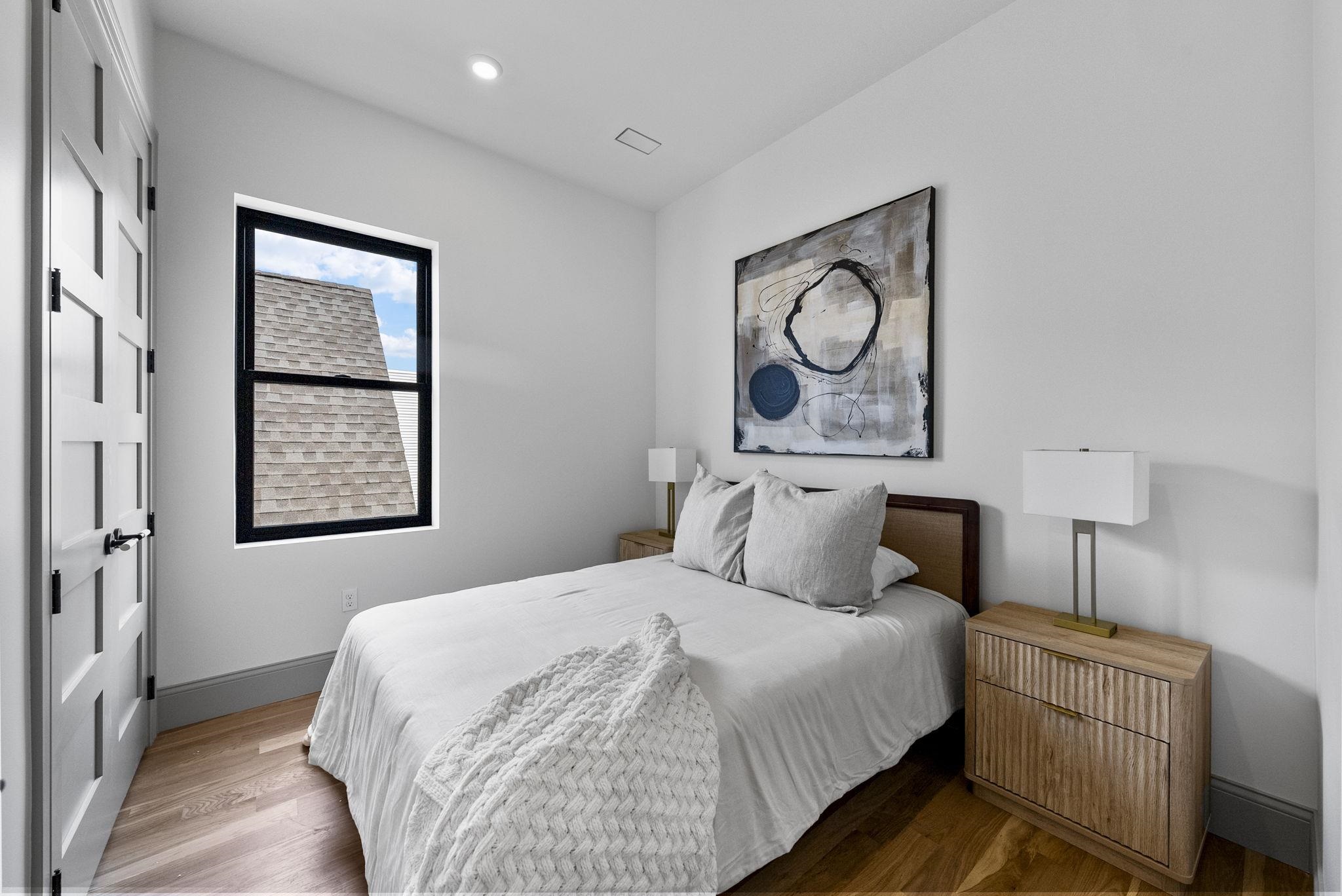166 NEW YORK AVE Unit: 2