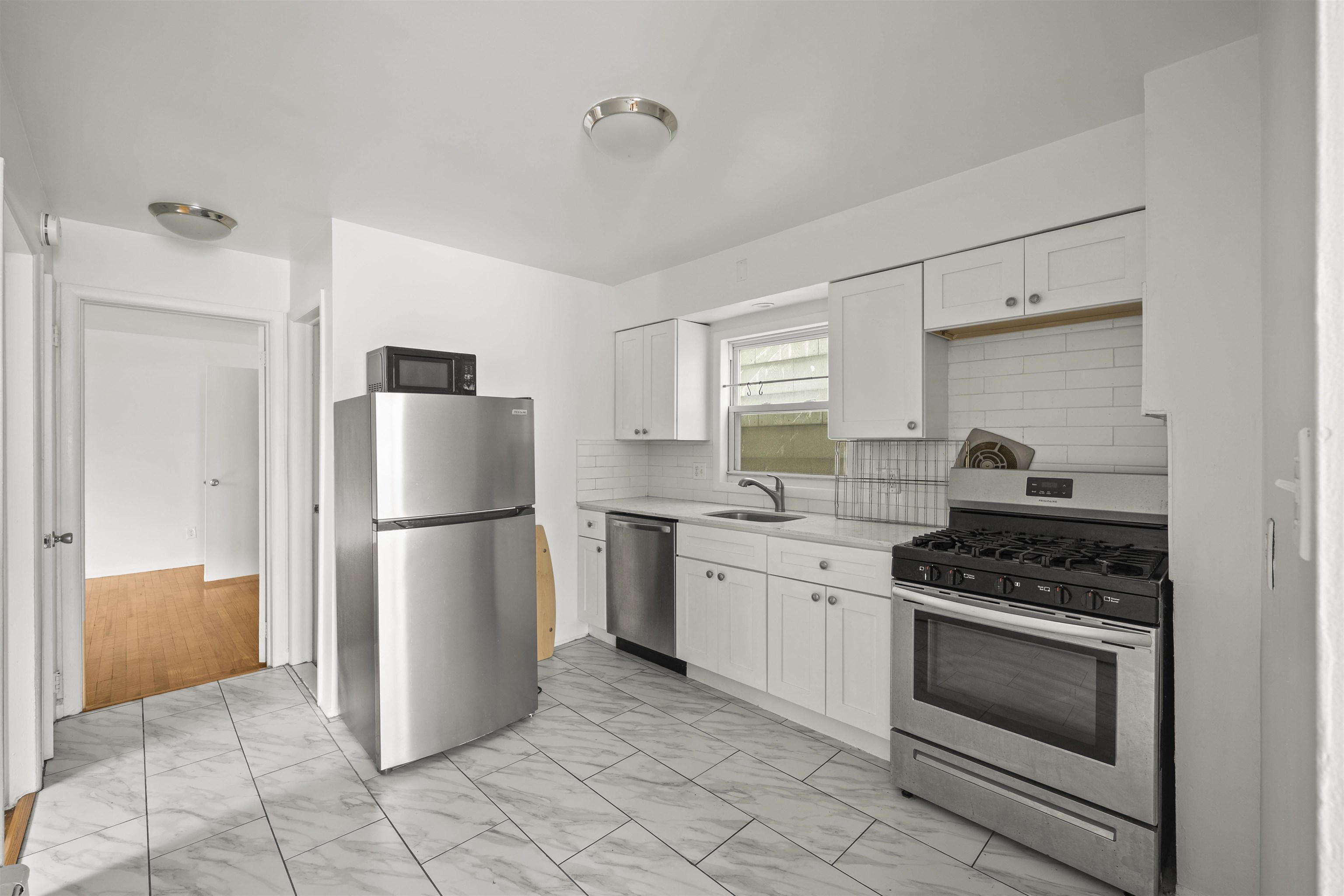 246 SIP AVE Unit: 1F
